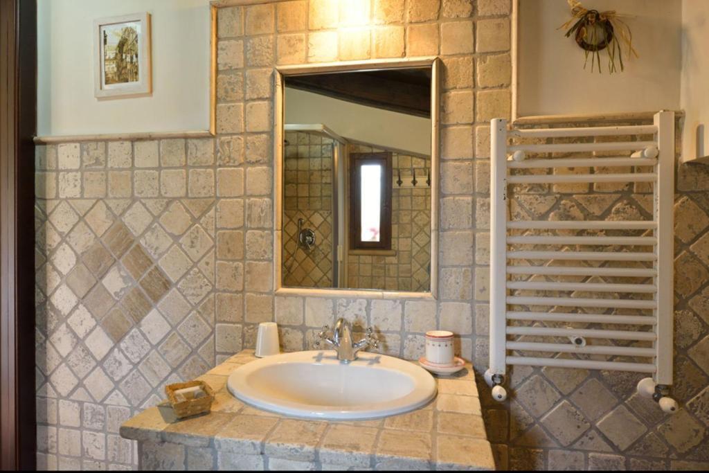 Il Casale Delle Ginestre Aparthotel Castel San Pietro Romano Стая снимка